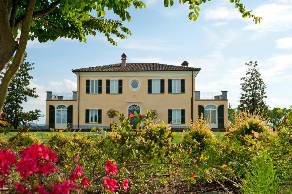 Relais 23 Hotel & Ristorante Castelnuovo Belbo Exterior photo