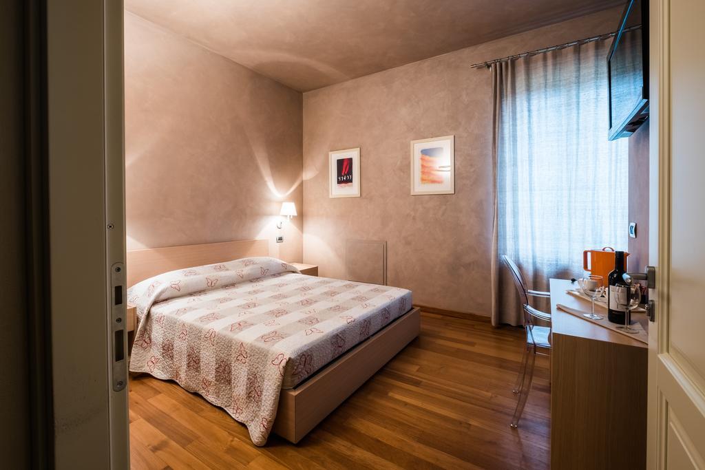 Relais 23 Hotel & Ristorante Castelnuovo Belbo Exterior photo