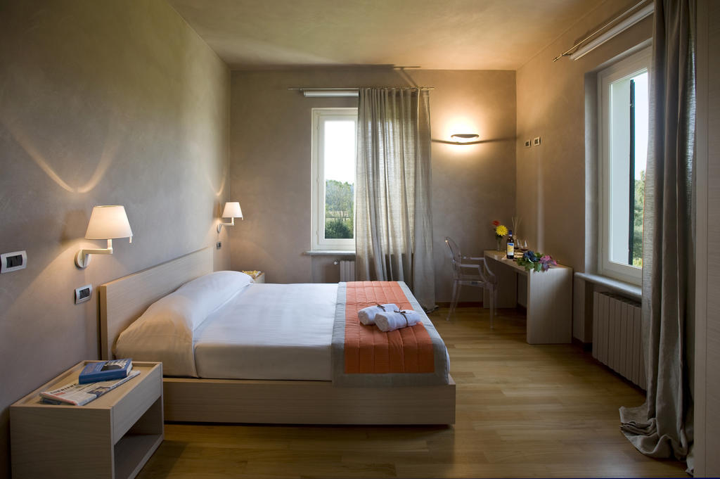 Relais 23 Hotel & Ristorante Castelnuovo Belbo Exterior photo