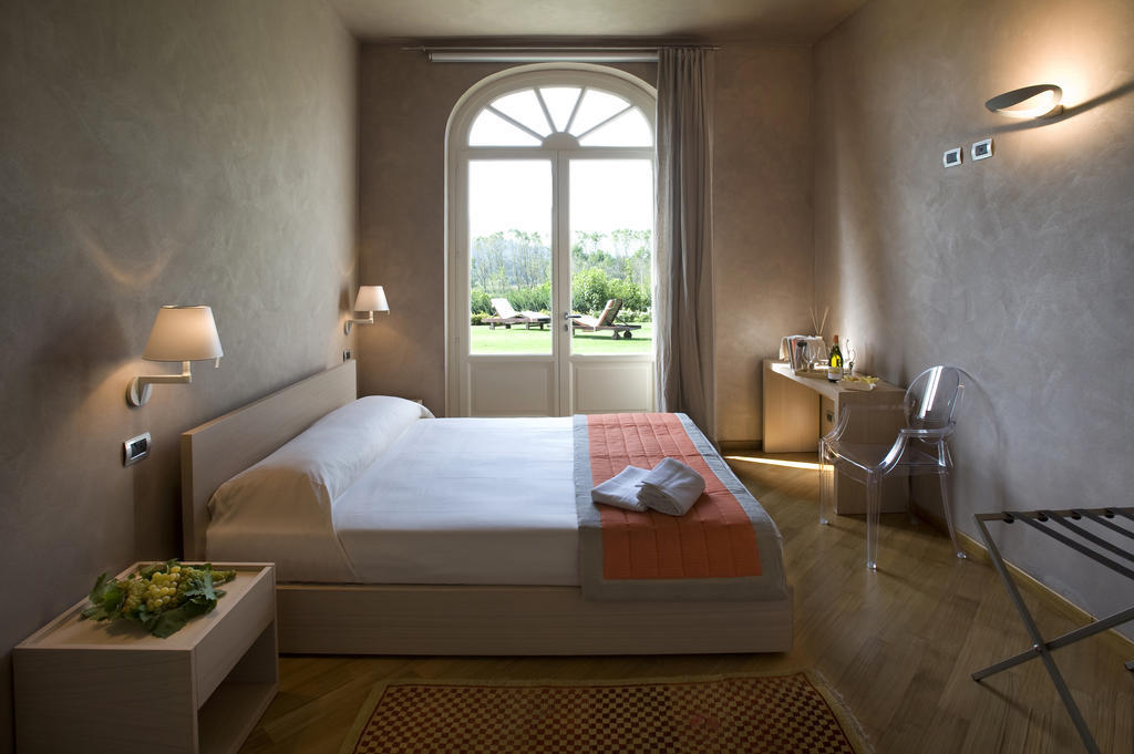Relais 23 Hotel & Ristorante Castelnuovo Belbo Room photo